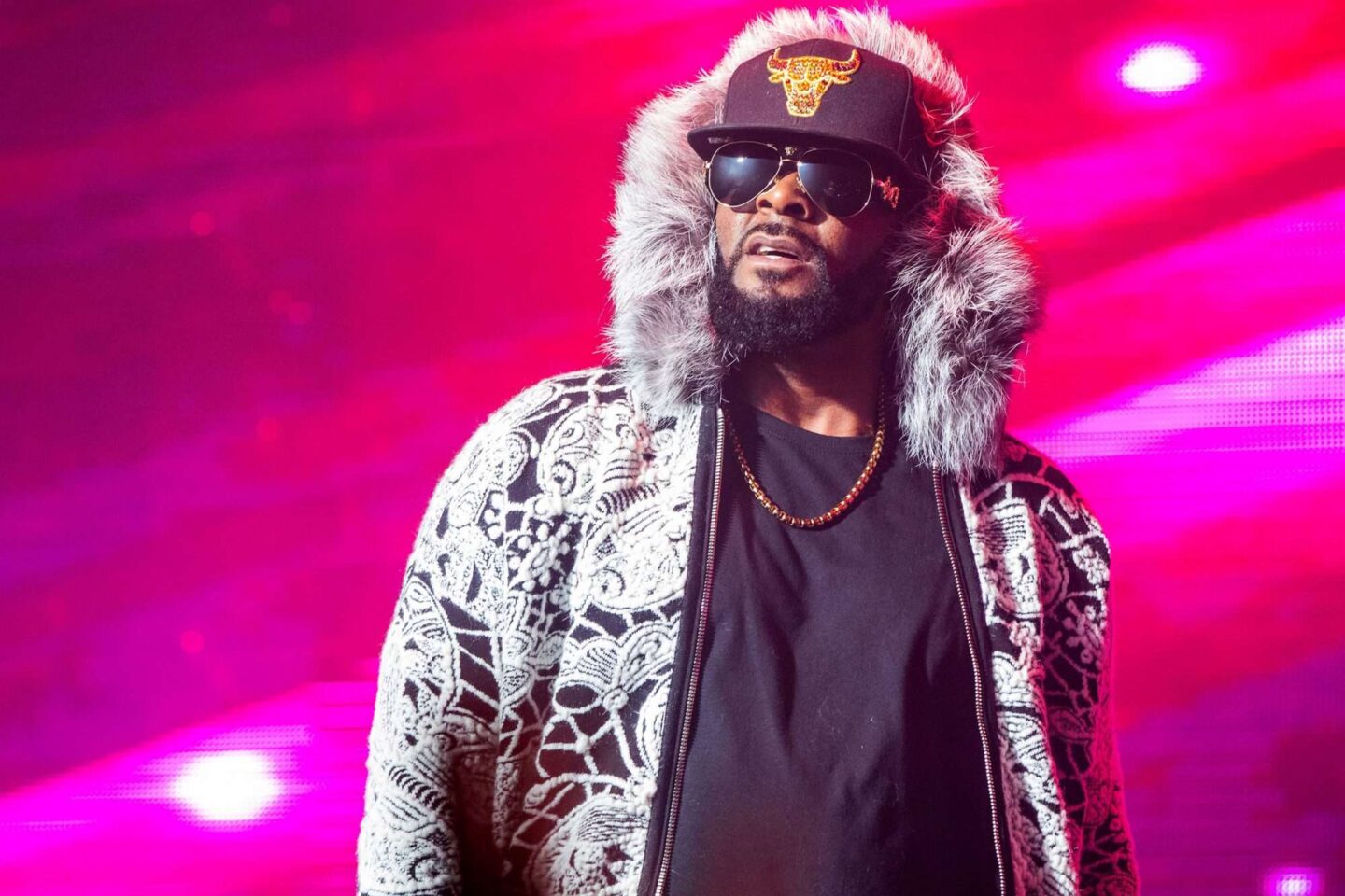 The Journey of a Troubled Genius: Decoding R. Kelly’s Music Career from Stardom to Controversy