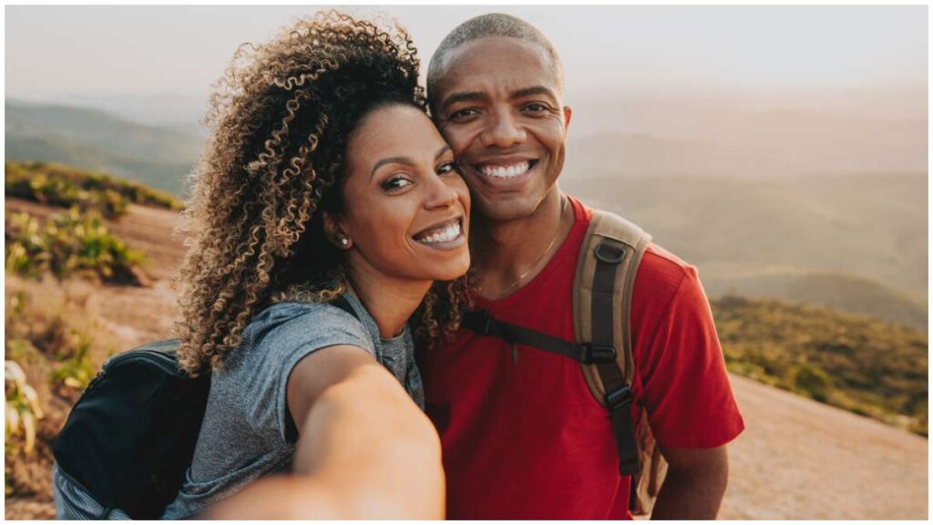 The Love Central - couple 7 couple selfie/first date
