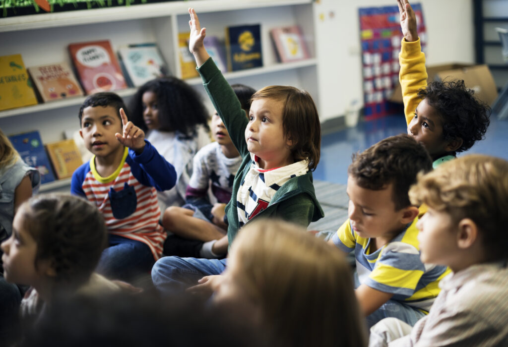 The Love Central - Happy kids at elementary school The Love Central -