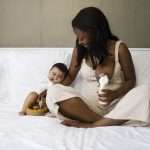 The Love Central - Breastfeeding vs. Bottle Feeding