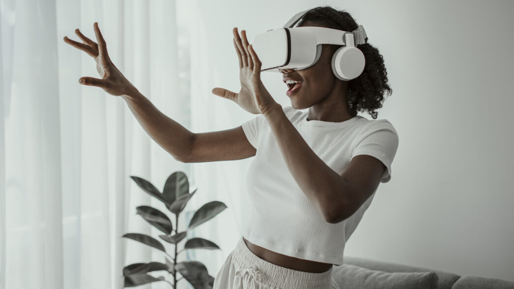 The Love Central - Virtual Reality Workouts: The New Way to Get Fit That's Fun