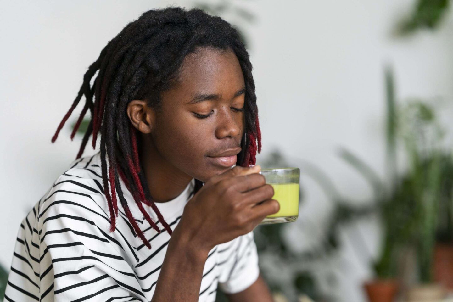 The Amazing Benefits of Antioxidants and CBD Water for Your Well-Being