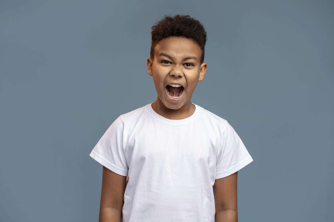 The Love Central - How to Handle Temper Tantrums in Public