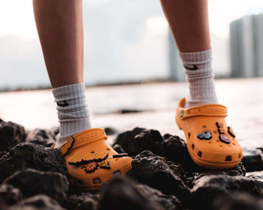 The Love Central - How-to-Rock-the-Crocs-Trend-3 The Love Central -
