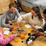 The Love Central - Thanksgiving Games: Fun Activities for the Whole Family to Enjoy