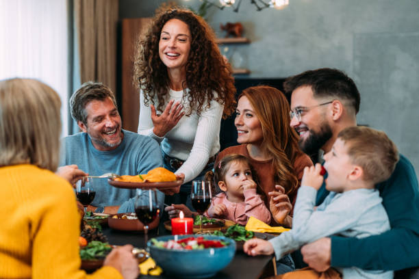 Thanksgiving for Extended Families: How to Navigate the Challenges and Celebrate the Joys of a Large Family Gathering