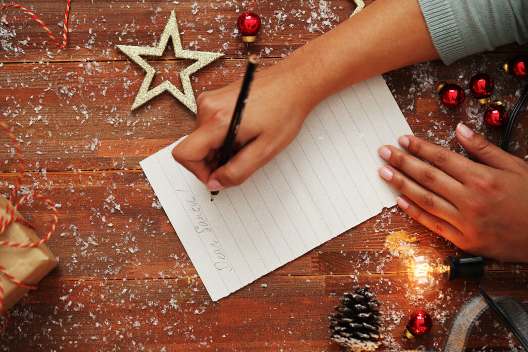 The Love Central - How to Write a Heartfelt Christmas Card for Your Loved One