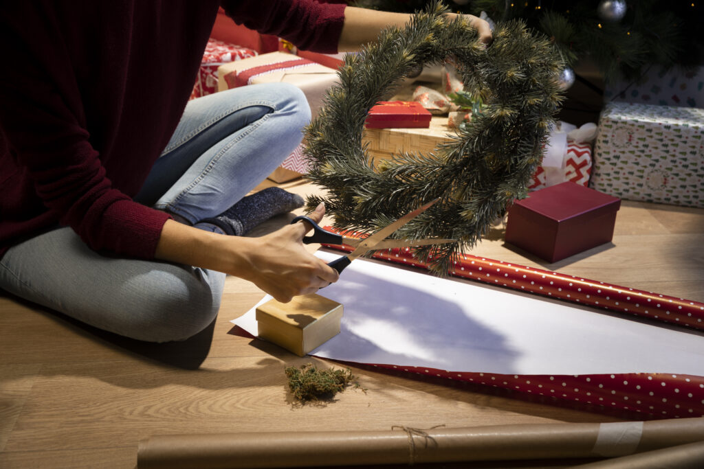 Whether You’re a Minimalist or a Maximalist, Here’s How to Decorate for Christmas