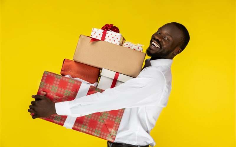 How to Save Money on Christmas Gifts