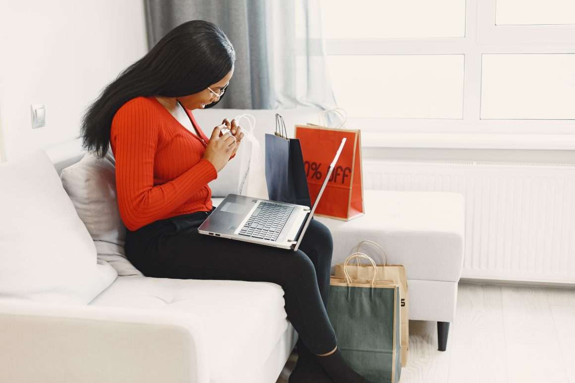 The Love Central - Where to Find the Best Online Christmas Shops in Canada