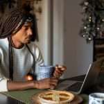 The Love Central - How to Make Money Online During the Christmas Break