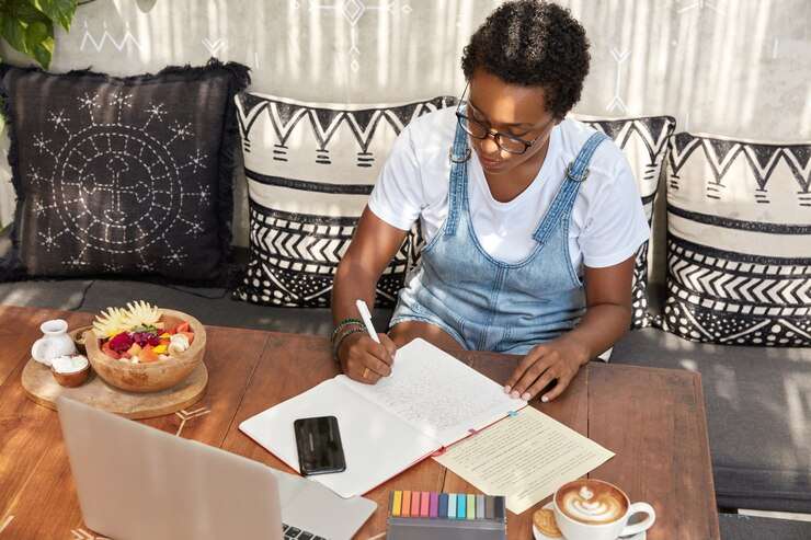 How to Turn Your Hobby into a Profitable Side Hustle