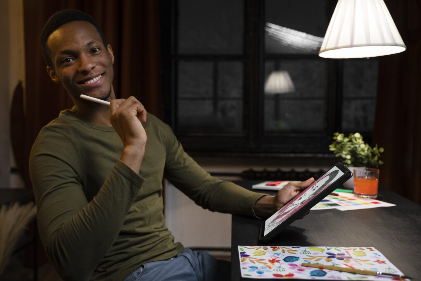 The Best Side Hustles for Creatives and Artists in 2024