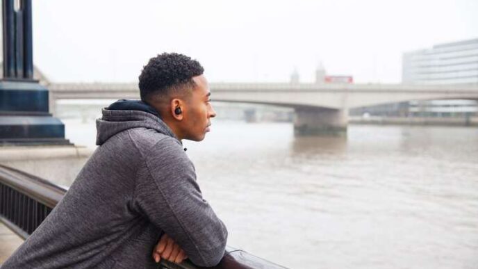 5 Simple Strategies to Overcome Loneliness in a Hyperconnected World