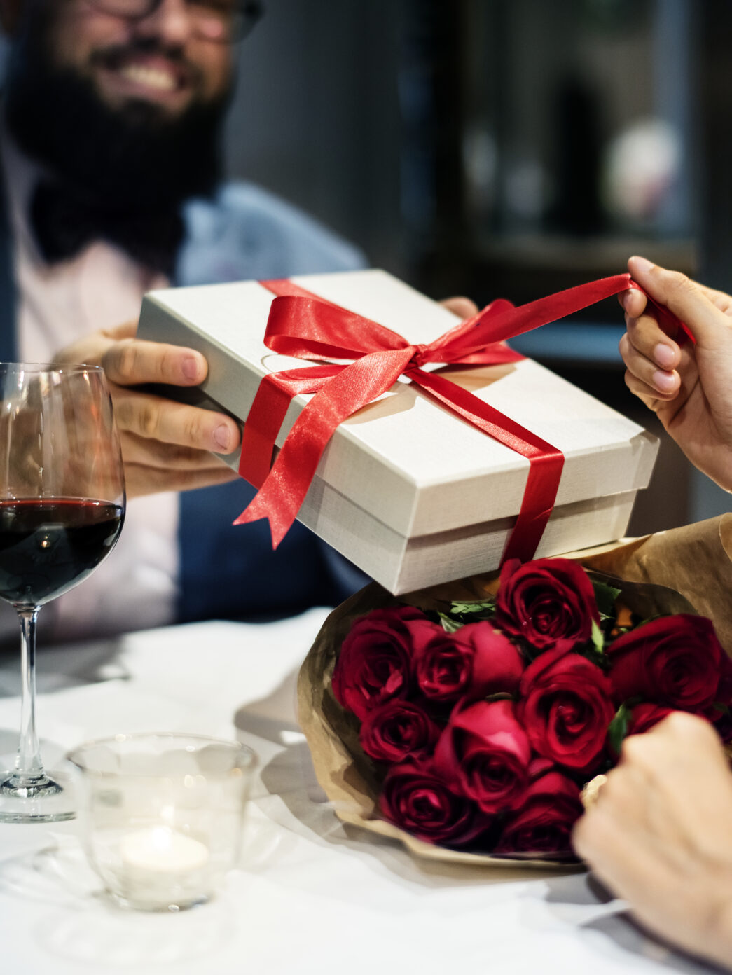 The Love Central - The Best Gifts for Your Spouse on Valentine’s Day