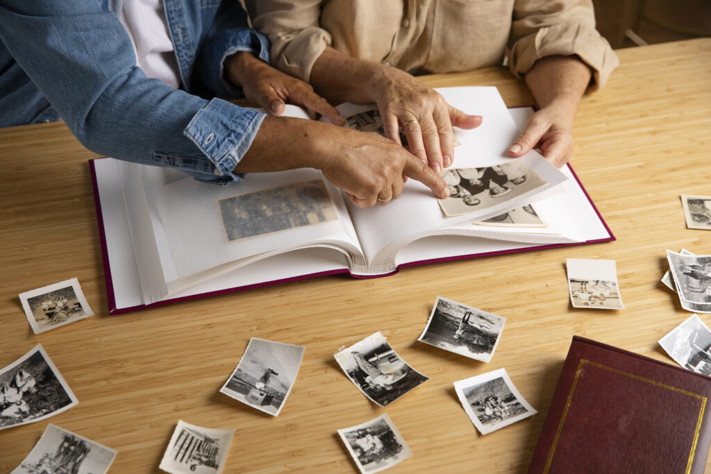 The Love Central - people-looking-picture-album The Love Central -