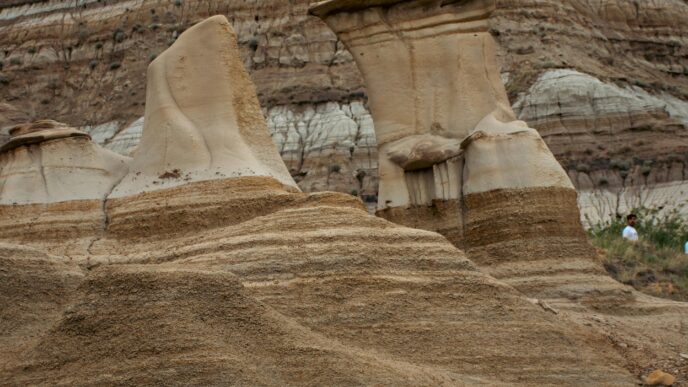 Drumheller: A Hidden Gem for Dinosaur Lovers and Adventure Seekers