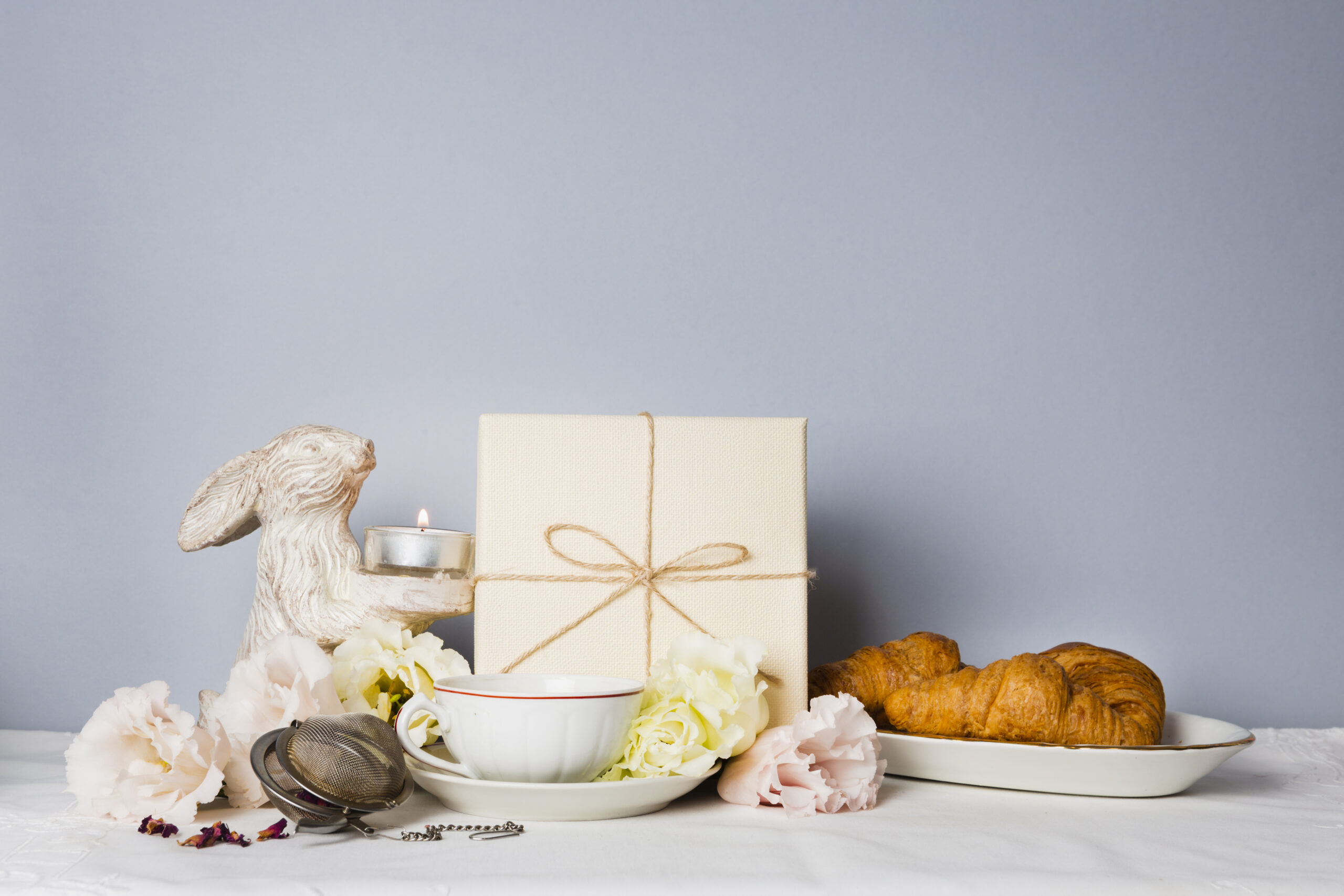 The Love Central - Easter Gift Ideas for Adults: Unique and Thoughtful Presents for the Holiday