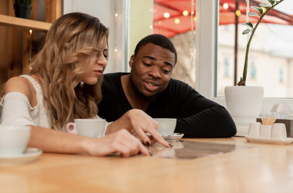 The Love Central - The Pros and Cons of Speed Dating and How to Make the Most of It 3 The Pros and Cons of Speed Dating and How to Make the Most of It