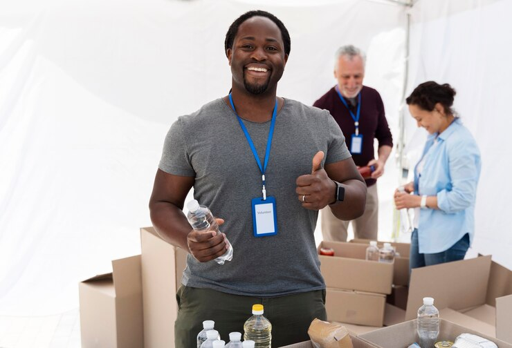 5 Ways Volunteering Can Launch Your Dream Job