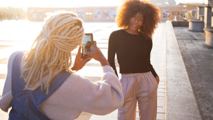 The Great Friend Shedding: Why Letting Go of Friends Can Be a Sign of Growth