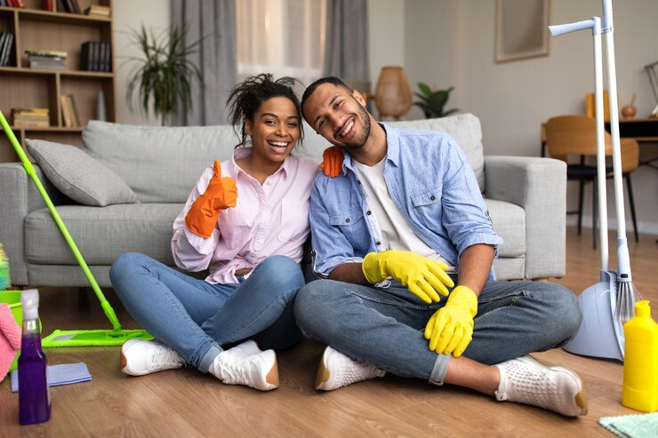 The Love Central - What to Do When Your Partner Doesn't Help Out partners doing housechores together