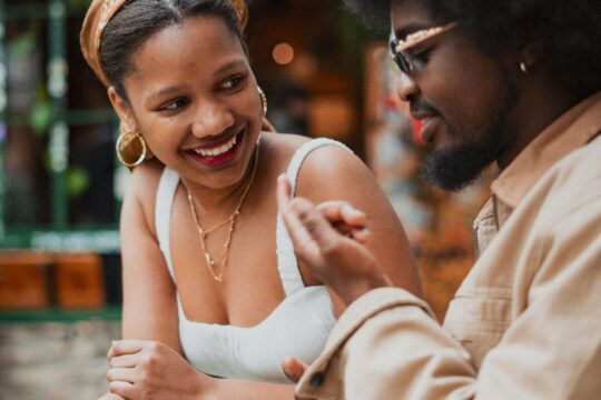 The Art of the Approach: How to Read Social Cues in Modern Dating