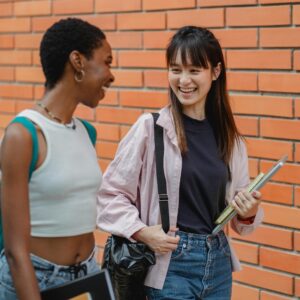 The Love Central - Should You Withhold Lifes Big News From Friends The Love Central - Should You Withhold Life's Big News From Friends?