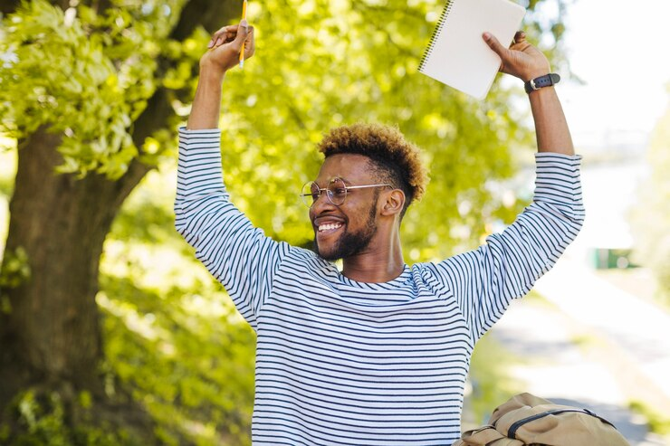 The Love Central - Money Moves: 10 Smart Financial Tips for the Start of Summer The Love Central - Money Moves: 10 Smart Financial Tips for the Start of Summer