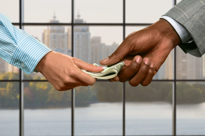 The Love Central - Can You Lend Me...? How to Avoid Money Misunderstandings with Friends