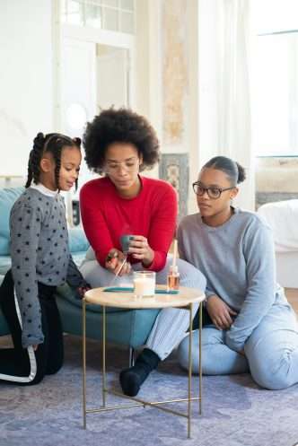 How to Handle Sibling Rivalry as a Parent