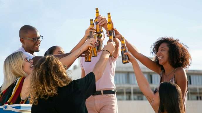 The Art of the Mini-Reunion: How to Plan Meaningful Get-Togethers with Old Friends