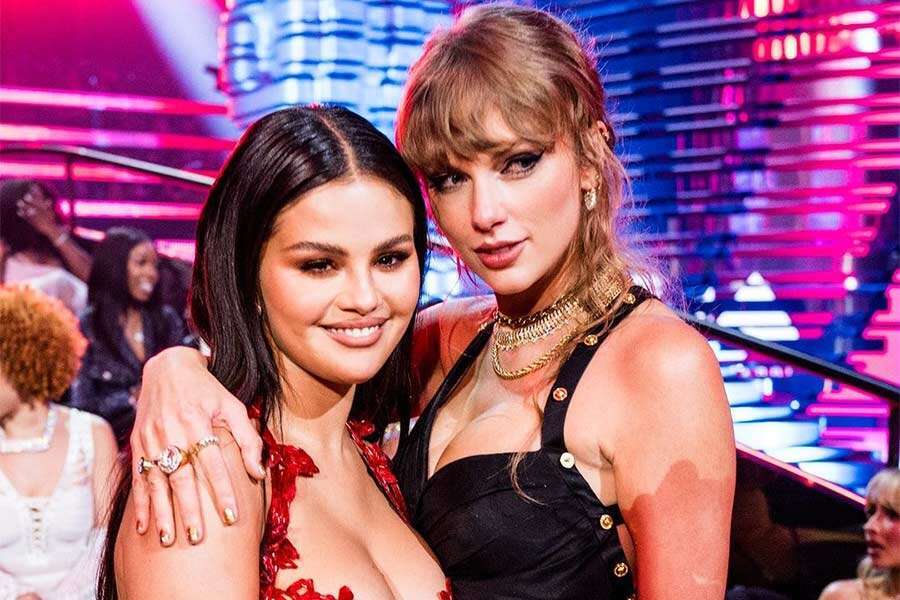 The Love Central - Taylor Swift and Selena Gomez: The Ultimate Girl Power Duo The Love Central - Taylor Swift and Selena Gomez: The Ultimate Girl Power Duo