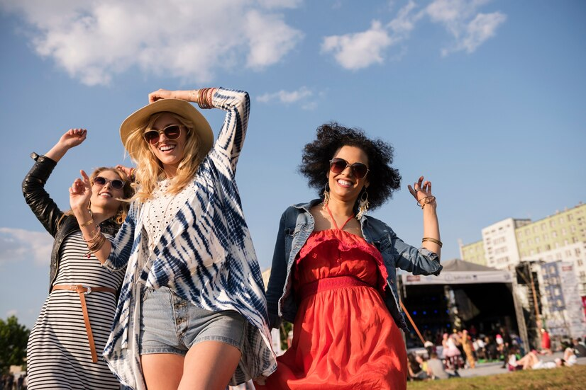 The Love Central - Music Festival Survival Guide: Essential Tips for a Memorable Summer The Love Central - Friends having a good time