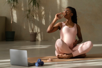 For Active Moms: The Trimester-by-Trimester Guide to Pregnancy-Safe Exercises