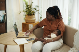 How Mothers Can Balance Breastfeeding and Remote Work