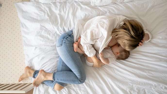 Breastfeeding and Sleep: How to Find a Balance