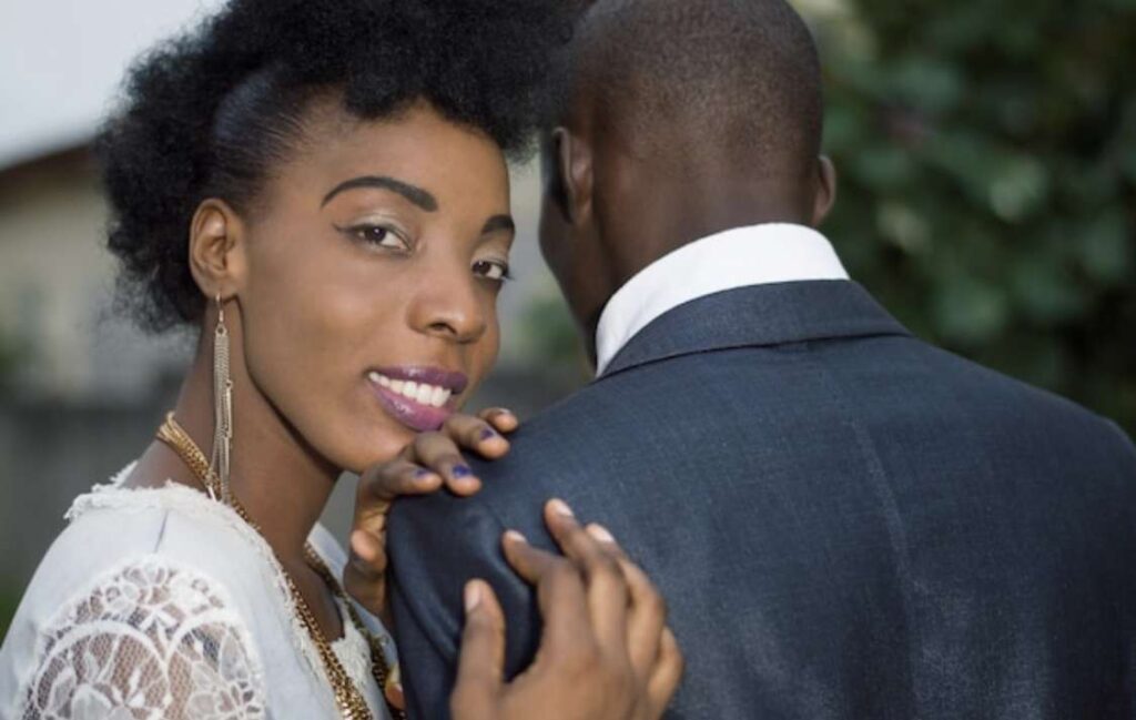 Young Love: Pros and Cons of Marrying Before 25