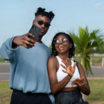 The Love Central - Friends taking a selfie