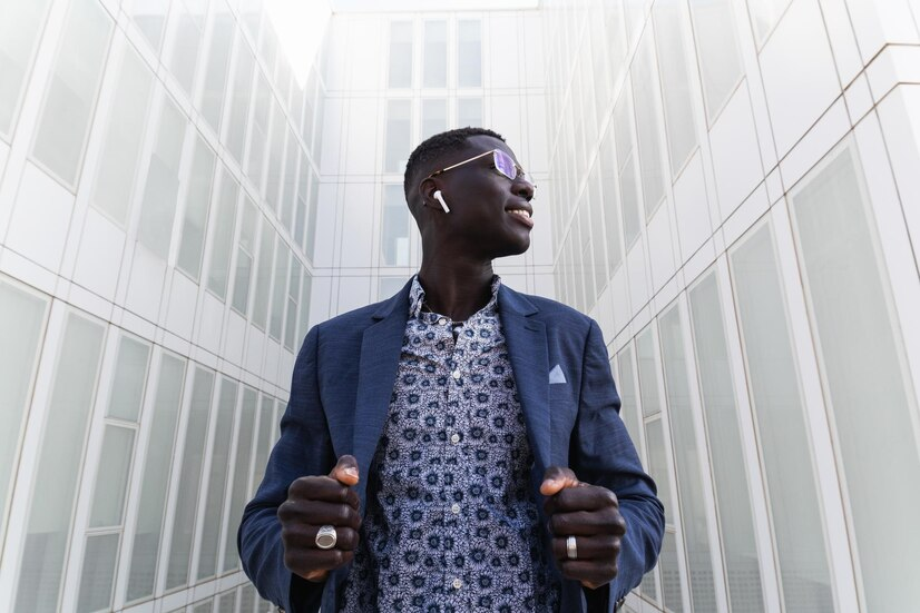 The Love Central - The Growth Mindset in Racial Equity Work: Embracing Discomfort and Learning The Love Central -