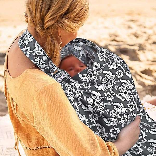 The Love Central - A mom observing breastfeeding ettiquete