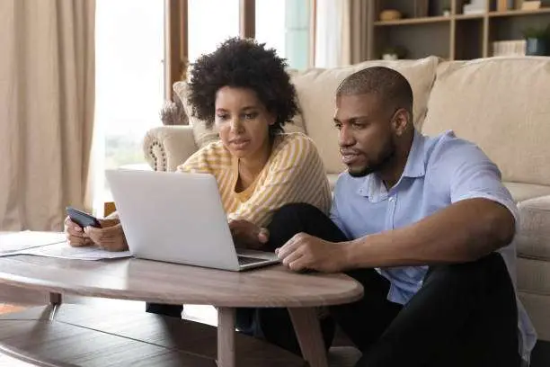 The Love Central - Transforming Your Financial Mindset in Marriage From'My Money' to'Our Money': Transforming Your Financial Mindset in Marriage