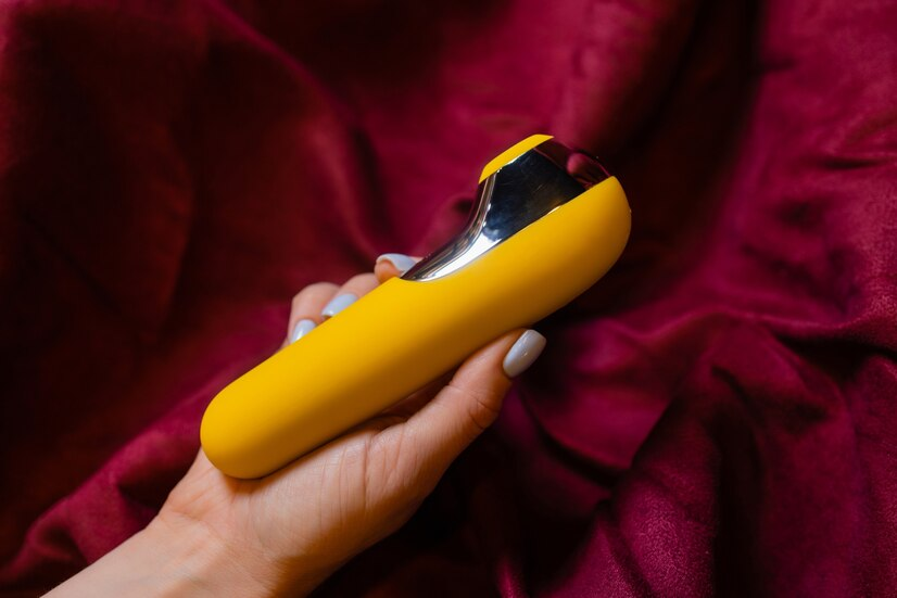 The Love Central - Everything You Need to Know About Masturbation The Love Central - A mastubating vibrator