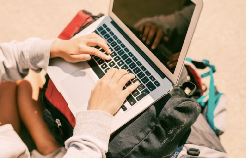 The Love Central - Best Tools for Digital Nomads to Start 2025 Strong 2 Best Tools for Digital Nomads to Start 2025 Strong