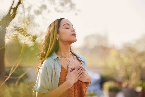 The Love Central - How to Turn Boxing Day into the Most Relaxing Day of the Year The Love Central - A lady enjoying nature