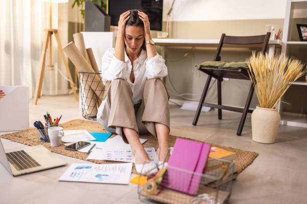 The Love Central - Am I Burning Out? 7 Subtle Signs Every High Achiever Should Know The Love Central - A burnt out lady